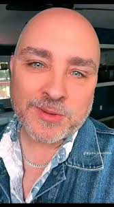 I'm really sad and I just wish I can just get i love you from that one  particular fan of mine💕🌹💕