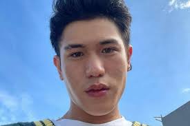 Julian Jacob Pilih Tak Pamerkan Gebetan Baru ke Publik, Kapok? : Okezone  Celebrity