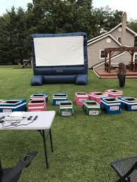 Someone Made A Drive In For Kids In Their Backyard And It S Adorable Movie Night Birthday Party Movie Birthday Party Drive In Movie