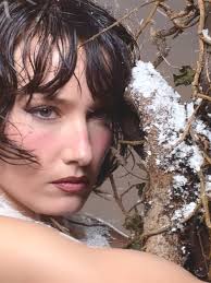 Foto y dirección creativa para #pueblochicoinfiernogrande , el nuevo single  de @dindi_jane 🌬️, Dirección de arte @aaarroba_ , Vestuario @alvaro.renner  , Maquillaje @celeste.artistt , Pelo @cripyluk , ...