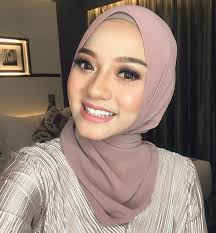 Her birth sign is virgo and her life path number is 4. Biodata Hawa Rizwana Penyampai Berita Tv3 Punyai Wajah Seiras Neelofa Encikshino Com