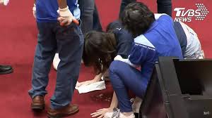 The site owner hides the web page description. ç«‹é™¢æ¿€æˆ°ç¬¬3å¤© æ°'é€²é»¨çªè¥²æ¸…å ´é„­éº—æ–‡è¶´åœ°ç‹‚å åœ‹æ°'é»¨åœ˜ ç«‹æ³•é™¢ è­°å ´ Tvbsæ–°èžç¶²