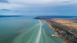 Házhoz szállítás az egész országban, kedvező áron megoldható, akár 1 raklap tégla rendelése esetén is. 250 Millionen Forint Fur Die Entwicklung Des Kostenlosen Strandes In Balatonfenyves Wunderbarerbalaton De