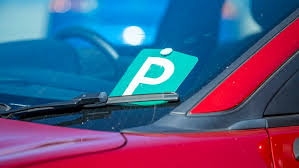 Learner drivers face extra year on P-plates in WA overhaul