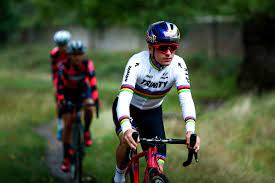 With both parents keen cyclists, tom started riding at the age of three and it wasn't long before he'd fallen in love with it. Who Is Tom Pidcock The New Super Cyclist Everyone Is Talking About