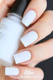 Prueba utilizar diseños de blanco con dorado, es una combinación bastante atractiva y perfecta para que. 25 Asombroso Disenos De Unas Blancas Decoradas Colores De Esmalte De Unas Manicura De Unas Disenos De Unas Blancas