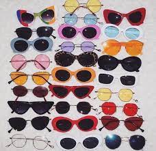 Medium tint lens and metal frame. 80 S 90 S Aesthetic Details Disappointment Grunge Indie Retro Sunglasses Vintage Vintage Retro Vintage Sunglasses