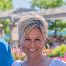 Cakes and More by Hollie