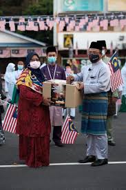 1, jalan perigi nenas 7/1, ks ii, taman perindustrian pulau indah, 42907 pelabuhan klang, selangor darul ehsan. Sumbangan Pelitup Muka Guna Semula Untuk Sekolah Rendah Agama Integrasi Srai Seksyen 19 Shah Alam Inisiatif