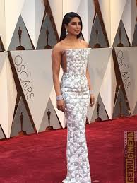 Hot Priyanka Chopra At Oscars 2017 Hd Gallery Gethu Cinema Priyanka Chopra Red Carpet Red Carpet Looks Academy Awards Red Carpet