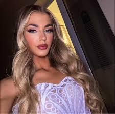 Charlotte Coy's Instagram, Twitter & Facebook