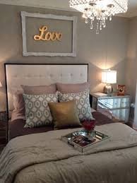 From light pinkish purple to deep dark purple, one can have a superb mix and match of shades. S Media Cache Ak0 Pinimg Com 736x D5 Cc 92 D5cc92c30f816553a7016138bd0d2ce9 Jpg Master Bedrooms Decor Apartment Decorating For Couples Home Bedroom