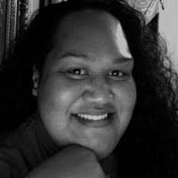 Edda Santos's Instagram, Twitter & Facebook