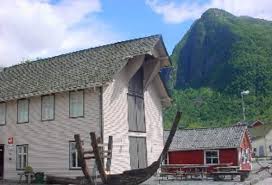 Traffic estimate for kvinnherad.kommune.no is about 28 unique visits and 112 page views per day. Kvinnherad Museum Buildings Monuments Rosendal Norway