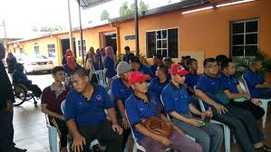 Aku telentang terengah2, sementara dia terus menjilati nonokku yang basah berlendir itu. Bengkel Sampul Surat Bt Pahat Posts Facebook