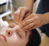 🌿 Lifting ohne Skalpell: Die Kraft der Biofaszialen Gesichtsmassage! 🌿,  Die hohe Effektivität 🪄von Bio Faszial basiert auf einer intensiven  manuellen 🙌 Stimulation der tiefliegenden Gesichts- und ...