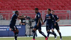 U De Chile Vs Colo Colo Mira El Golazo De Espinoza Para Igualar 1 1 El Clasico Chileno Video Deporte Total El Comercio Peru