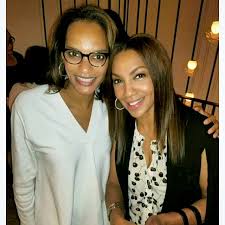 So nice to meet Nia-Malika Henderson (senior political reporter for CNN/CNN  Politics) here at the (NABJ) National Association of Black Journalists  convention. ⚜💜 💁🏽‍♀️📺📰🥂