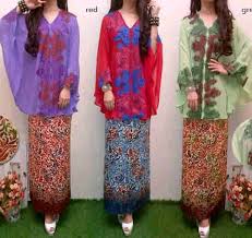 Model baju batik kombinasi menggunakan kain polos, sifon, bolero, embos, dan brokat. 4 Model Atasan Sifon Cantik Untuk Kamu Yang Fashionable Di Berbagai Kondisi 2017