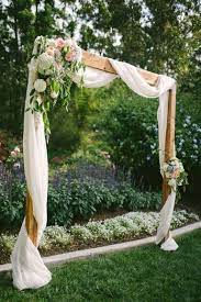 22 Beauty Chic Rustic Wedding Arches Decorating Ideas Decoratingideas Decoration Decoratingtips Wedding Cake Rustic Wedding Cake Centerpieces Wedding Arch