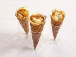 Crepes En Cornet Pommes Et Caramel Beurre Sale Poire Recette Crepe Pomme