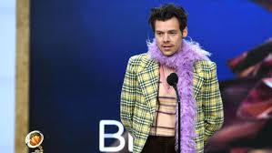 The singer took to the stage to open the 2021 ceremony british vogue alessandro michele and stylist harry lambert share the story behind the innovative looks harry styles graced the stage in at the. Kyonsqrspa4wcm
