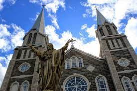 Catholics in Quebec are leaving the church in droves. Can reinventing  parish life save it? | America Magazine
