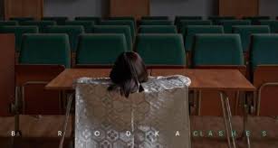With a recording career spanning three albums in her native poland, clashes marks brodka's first step into the wider european landscape with her first full. Pewien Rodzaj Przelomu Czwarty Album Brodki Clashes Recenzja