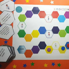 Los siguientes juegos de mesa para descargar son gratuitos e incluyen las instrucciones para jugar con los pequeños. Pin En Creacion De Juegos