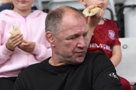 World Cup winner Neil Back watches Nottingham Forest loanee son Fin play  for Carlisle United