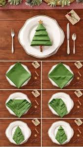 Wie Eine Serviette Das Schonste Auf Deinem Weihnachtstisch Wird Tischdekorationweihnachten Christmas Napkin Folding Christmas Napkins Christmas Table