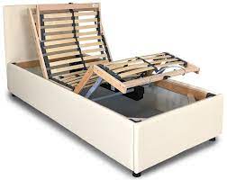 Rete letto elettrica motorizzata da la possibilità di decidere l'inclinazione a proprio piacimento , non solo possibilità rete elettrica letto singoloin legno di faggio naturale resinato 60/25 mm regolatori di rigidità zona lombare e sospensioni raccordi in caucciù. Letto Imbottito Con Rete Motorizata Materasso Ortopedico