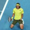 Segunda bola de set para stefanos tsitsipas !!! Https Encrypted Tbn0 Gstatic Com Images Q Tbn And9gcswryhkyjhfylupw3ismmuhjvajtidbqmx1dqqsrtecr6ihhwue Usqp Cau
