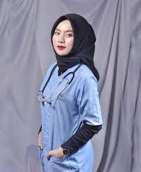Ngintip istri cantik selingkuh dengan mertua dan teman suami movie tra. Hijabista Zeinab Whotwi