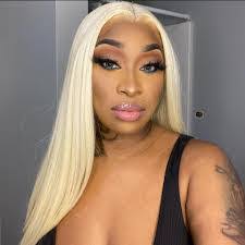 Megan Dowe's Instagram, Twitter & Facebook