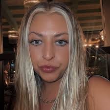 Ashley Bamsey's Instagram, Twitter & Facebook