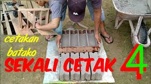 Pembuatan batako dari cetakan kayu, lengkap dengan komposisi, cara mengaduk dan cara pencetakaanya. Cara Membuat Cetakan Batako Dari Kayu Youtube