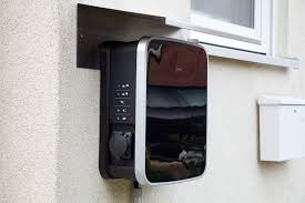 Wird das auto zuhause aufgeladen und über den normalen stromzähler abgerechnet, gelten die gleichen kriterien wie bei der auswahl eines stromtarifs für haushaltsstrom 5 Vorteile Von Wallboxen Fur Die E Auto Aufladung Zuhause