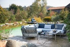 Entdecken Sie Hier Die Neue Gartenmobel Kollektion 2019 Gartenstuhle Gartentische Garten Lounges Und Mehr Je Garten Lounge Outdoor Dekorationen Gartensessel