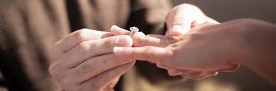 What the average engagement ring costs. How Much To Spend On An Engagement Ring Hoskings Jewellers