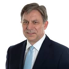 Taylor Warns of 'Perilous' Threat After Urging Big BOE Rate Cut