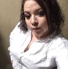 Hoy es uno de esos días complicados para algunos, donde la vida duele un  poquito más y el aire se siente más pesado, ya sé que esta noche es de esas  noches