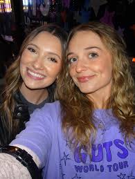 ry (@ryleecthomas) • Instagram photos and videos