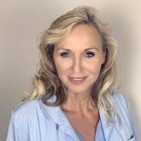 Deb Parker's Instagram, Twitter & Facebook