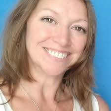 Tracy Robles's Instagram, Twitter & Facebook