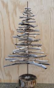 Diy Projekt Treibholz Weihnachtsbaum Kostenlose Anleitung Mit Diy Holz In 2020 Treibholz Weihnachtsbaum Einzigartige Weihnachtsbaume Weihnachtsbaum Basteln