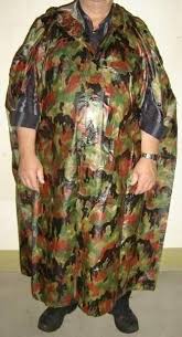 Das modell ist in einer tarn camouflage und einheitsgrösse erhältlich. Pelerine Armee Militar Regenschutz Kaufen Auf Ricardo
