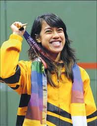 nicol ann david, malaysian world famous squash player receiving darjah setia pangkuan negeri award (dspn) from the state of penang. Nicol Plans To Emulate Mckay