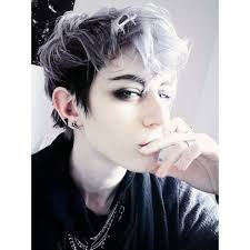Here are 22 styles to although we've noticed androgynous haircuts trending more and more as of the late, the truth is. Curly Androgynous Haircuts Short Curly Hair Tomboy Androgynous Style Fohawk 1 News Online Ca