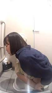 Japanese toilet voyeur - video 28 - ThisVid.com